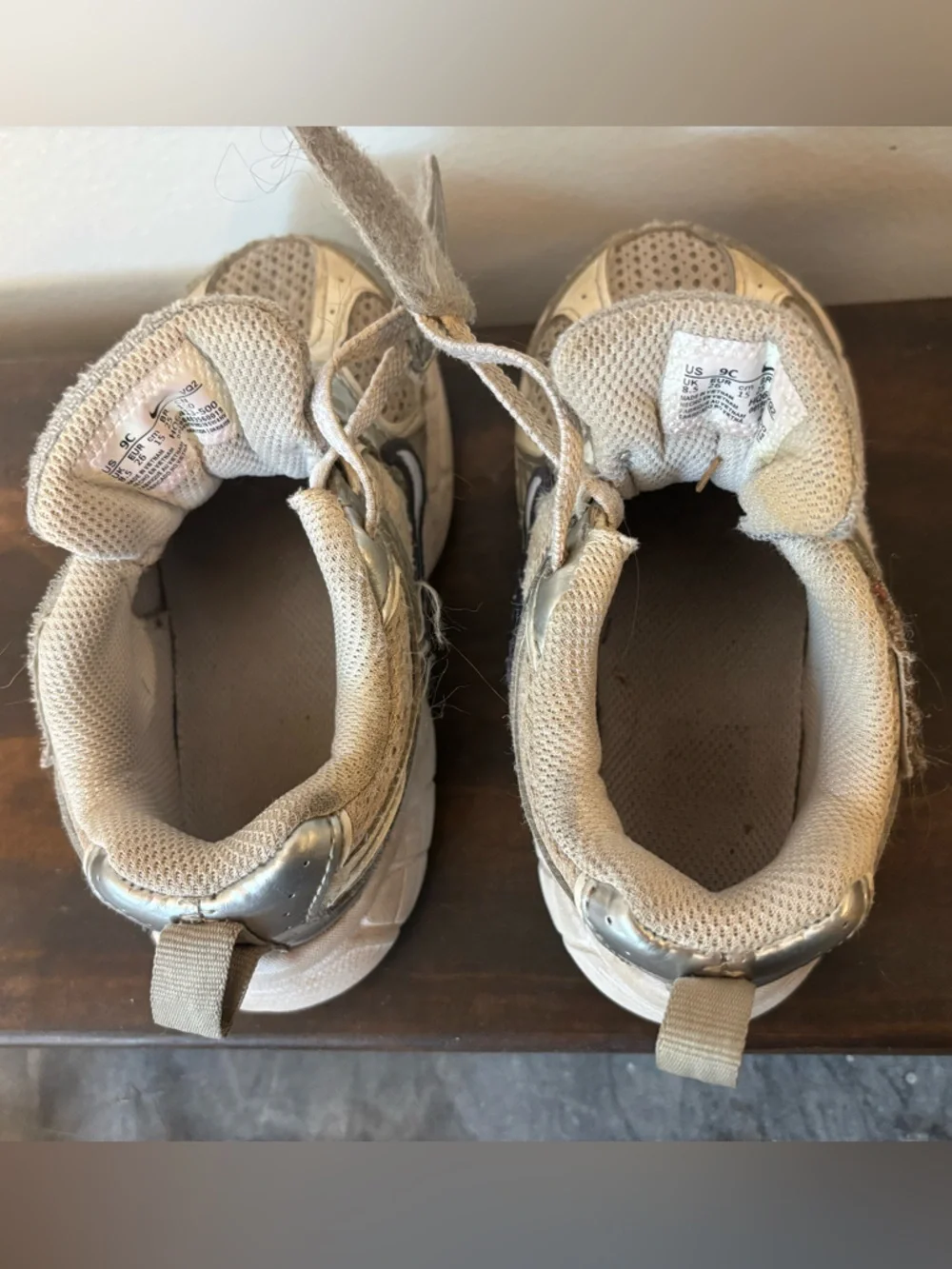 Nike | Kids Silver and White Lightweight Sneakers